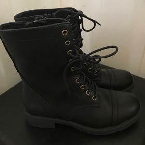 Combat black boots